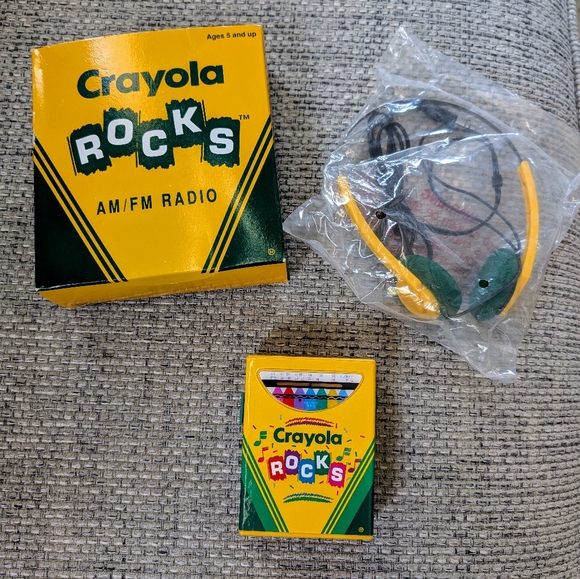 Crayola Rocks AM/FM Radio With Headphones 1994 - Picture 1 of 6